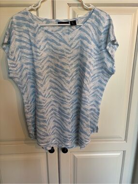 Tahari light, blue and white zebra print Sleeve T-shirt. 100% linen.  NWOT